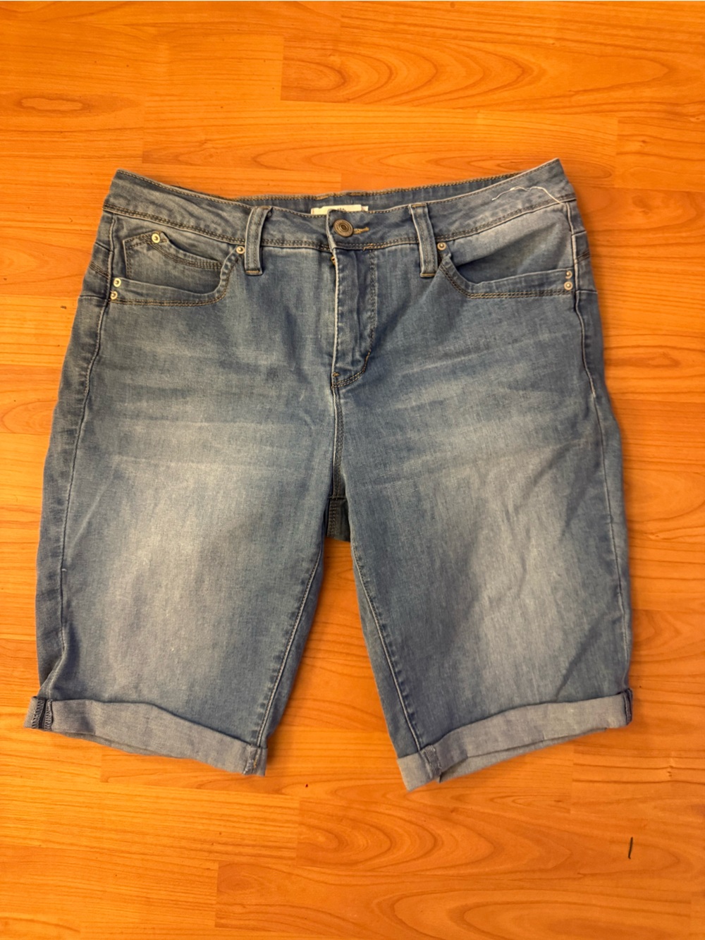Women’s Royalty for Me Stretch Sz 14 Denim Bermuda Cuffed Shorts